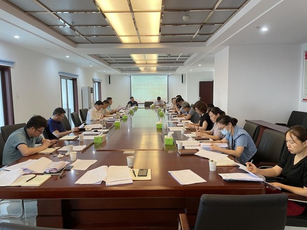 中心组学习.jpg